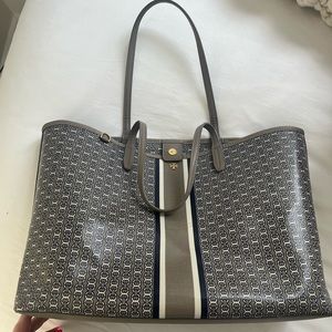 Tory Burch tote excellent condition